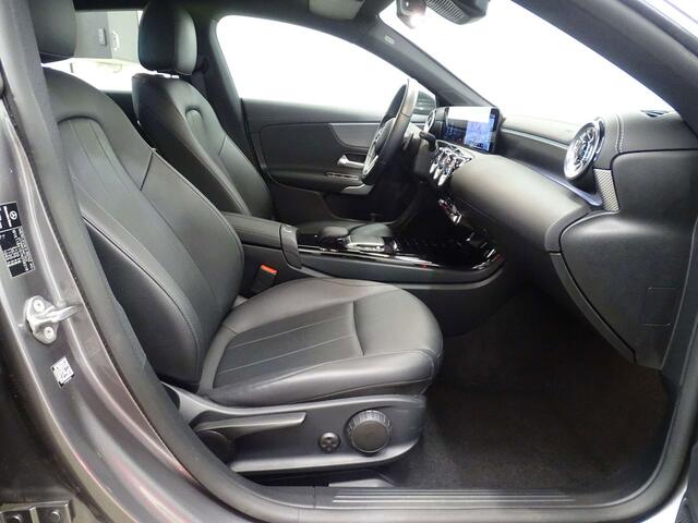 Mercedes-Benz CLA-Klasse 180 d ShootingBrake Luxury GTRONIC FULL LED-CUIR-NAVI
