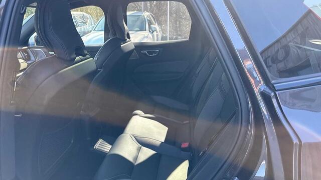 Volvo XC60 Recharge R-Design, T8 AWD Plug in Hybride 3YEAR WARRANTY