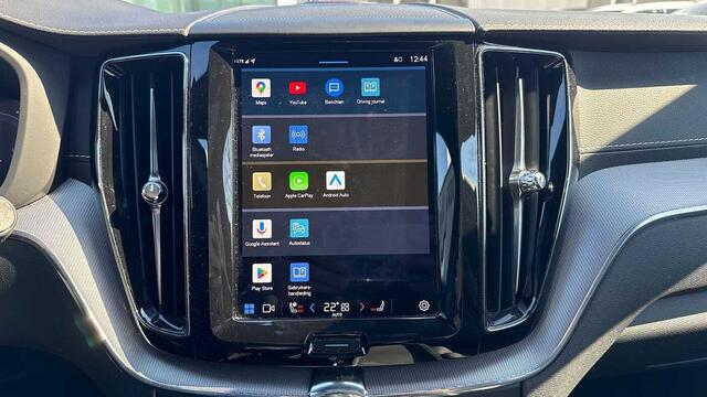 Volvo XC60 Recharge R-Design, T8 AWD Plug in Hybride 3YEAR WARRANTY