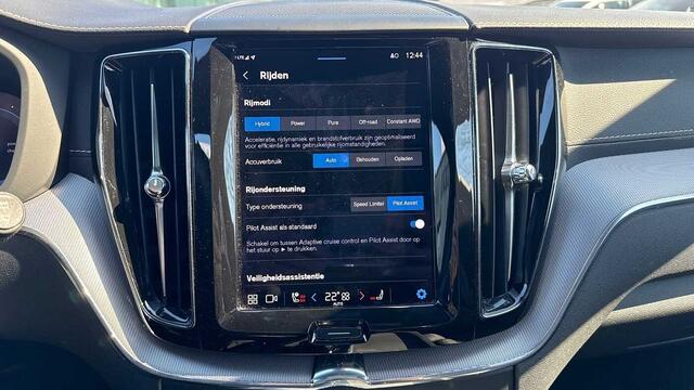 Volvo XC60 Recharge R-Design, T8 AWD Plug in Hybride 3YEAR WARRANTY