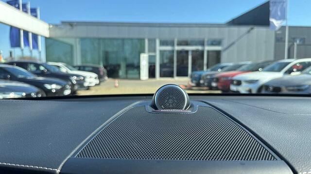 Volvo XC60 Recharge R-Design, T8 AWD Plug in Hybride 3YEAR WARRANTY