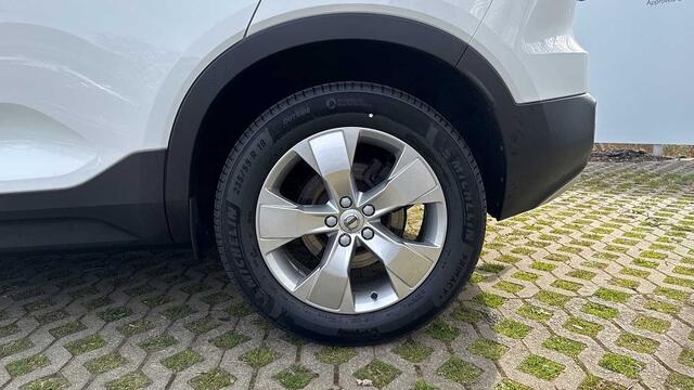 Volvo XC40 Momentum Pro, B4 mildhybrid 3YEAR WARRANTY