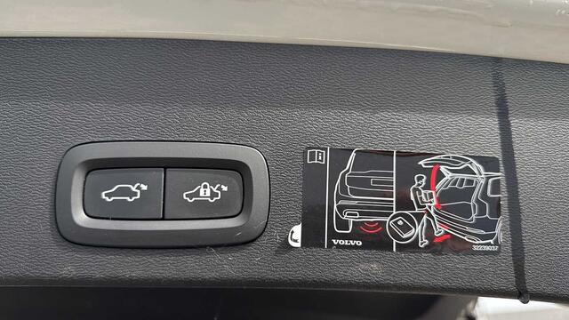 Volvo XC40 Momentum Pro, B4 mildhybrid 3YEAR WARRANTY