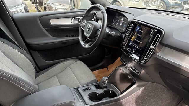 Volvo XC40 Momentum Pro, B4 mildhybrid 3YEAR WARRANTY