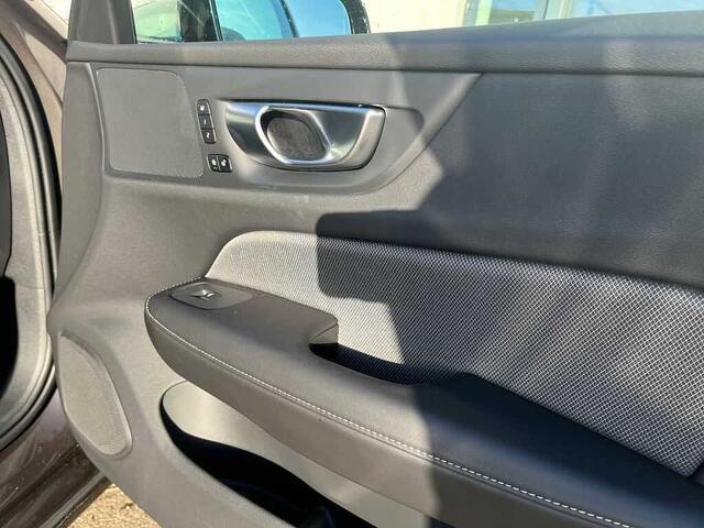 Volvo V60 Plus Dark