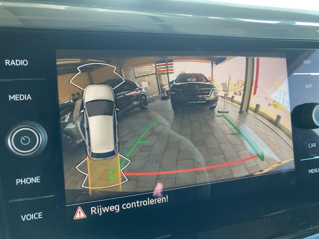 Volkswagen Polo GTI 2.0tsi 207pk -AUTOMAAT -GPS -App -LED MATRIX -Aluvelg 18 -Camera -LOADED