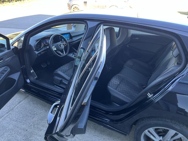 Volkswagen Golf R-Line Mhev