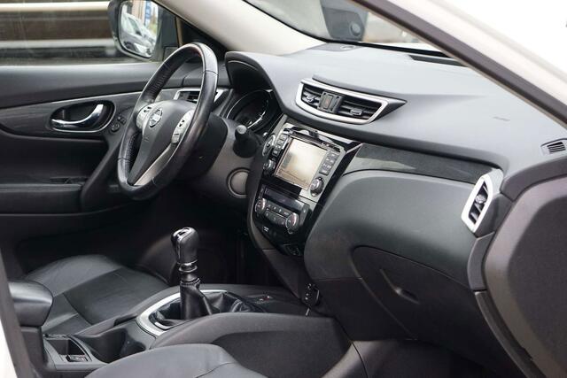 Nissan X-Trail 1.6 dCi 2WD 1�MAIN TOIT-PANO NAVI-CAM 6B