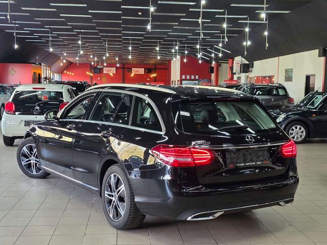 Mercedes-Benz C-Klasse 180 d Business SolutionAUTOMAATLEDERNAVICAMERA
