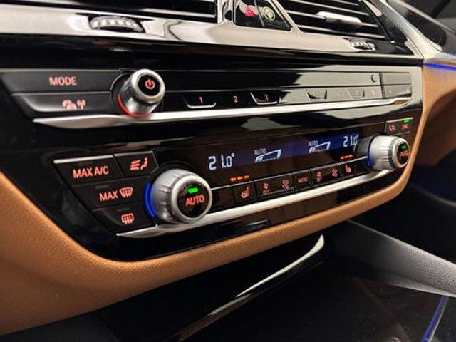 BMW 5-Serie 530 eA Perfomance line Leder GPS Camera verw.Zetels Alu