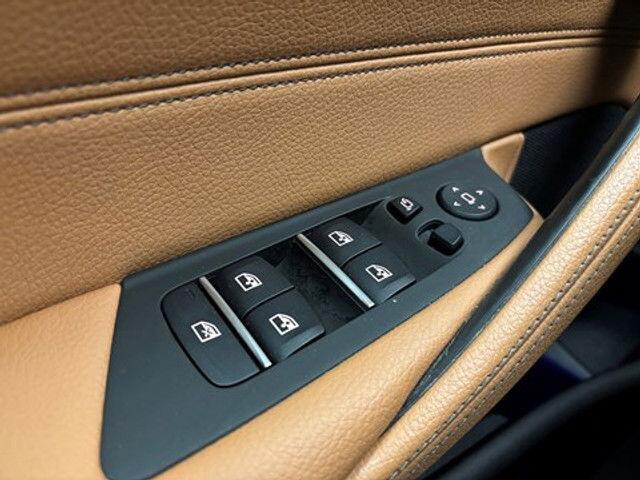 BMW 5-Serie 530 eA Perfomance line Leder GPS Camera verw.Zetels Alu