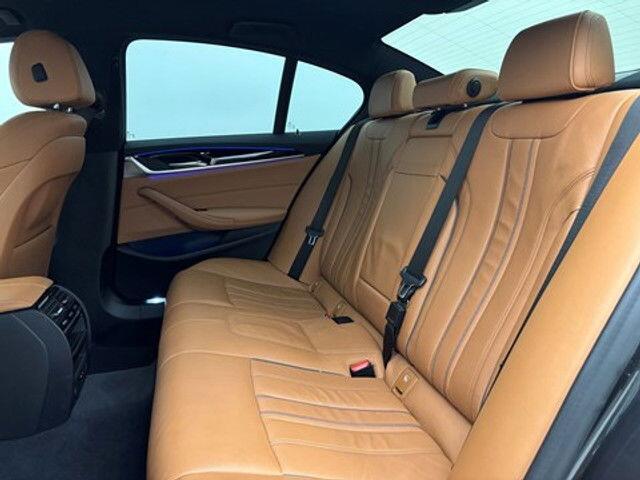 BMW 5-Serie 530 eA Perfomance line Leder GPS Camera verw.Zetels Alu