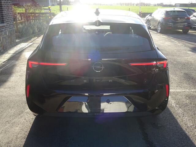 Opel Astra 12T 5drs GPS parkeersensoren v+a