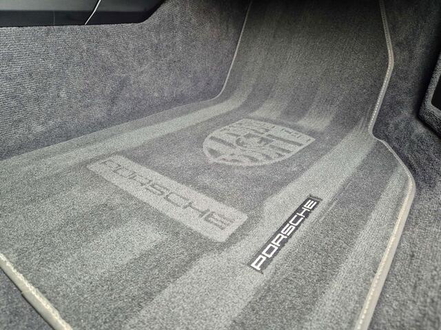 Porsche 911 /992 2 Cabrio 3.0 TurboPDKSPORTUITLAAT