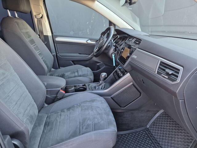 Volkswagen Touran 1.5 TSIAUT.HIGHLINE7ZITPLAATSENNAVIALCANTARA