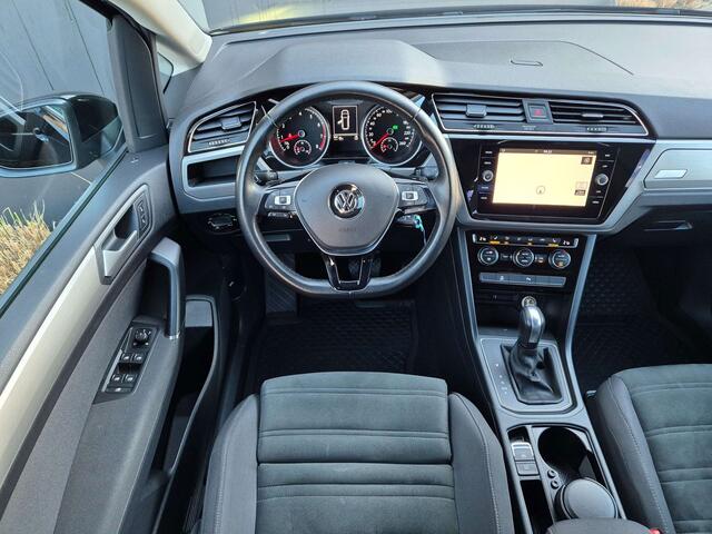 Volkswagen Touran 1.5 TSIAUT.HIGHLINE7ZITPLAATSENNAVIALCANTARA