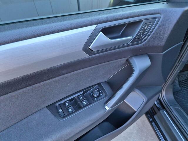 Volkswagen Touran 1.5 TSIAUT.HIGHLINE7ZITPLAATSENNAVIALCANTARA