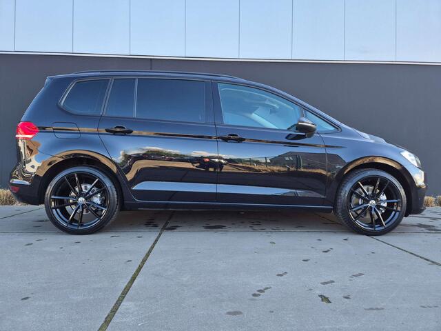 Volkswagen Touran 1.5 TSIAUT.HIGHLINE7ZITPLAATSENNAVIALCANTARA