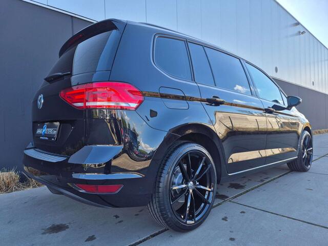 Volkswagen Touran 1.5 TSIAUT.HIGHLINE7ZITPLAATSENNAVIALCANTARA