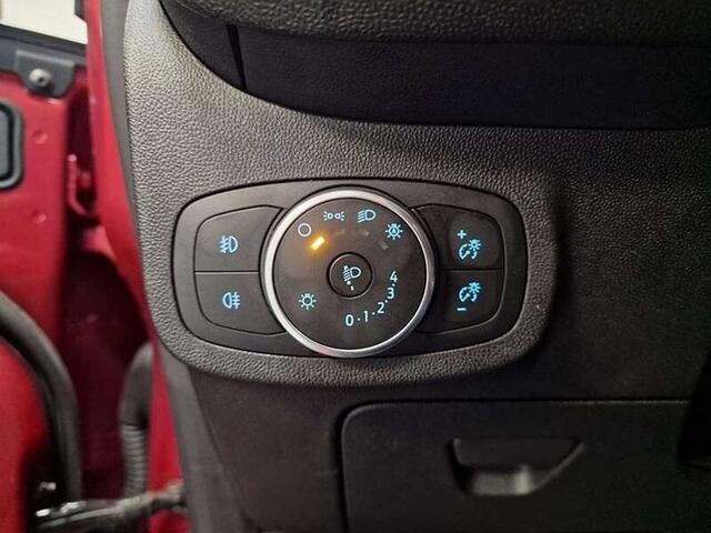 Ford Fiesta TITANIUM BENZINE