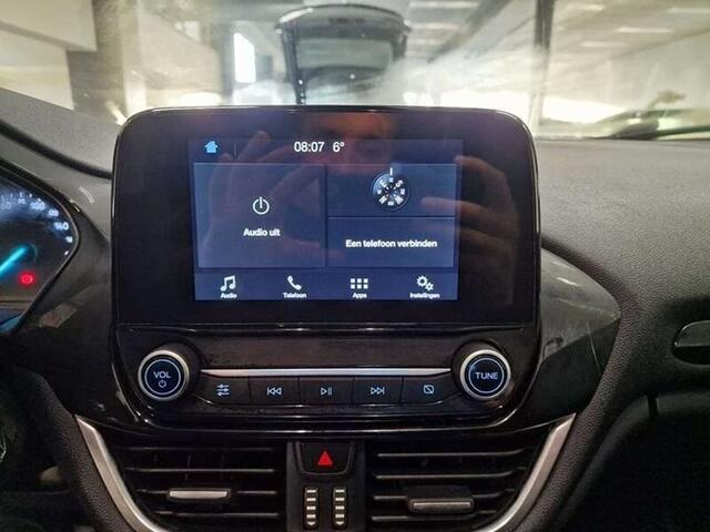 Ford Fiesta TITANIUM BENZINE