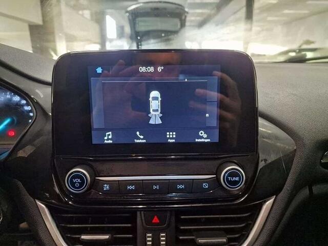 Ford Fiesta TITANIUM BENZINE