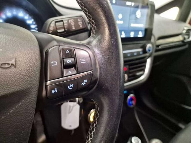 Ford Fiesta TITANIUM BENZINE