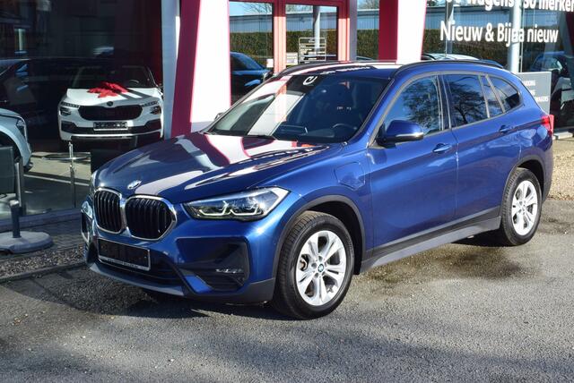BMW X1 PHEV LEDER - NAVI PRO - FULL LED - CAMERA - HUD - GARANTIE
