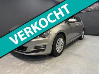 VOLKSWAGEN GOLF 1.6 TDI BlueMotion Navi Multi-stuur 1eigennaar 2015 Parkeer Sen-
