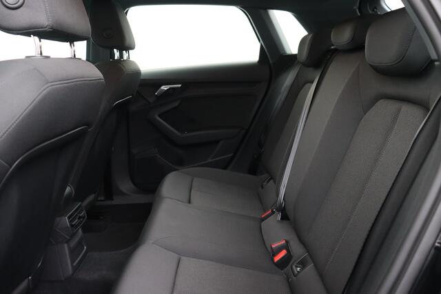 Audi A3 SPORTBACK BUS.ATTRACTION 30 2.0TDI S-TRONIC SPORTBACK BUS.ATTRACTION 30 2.0TDI S-TRONIC + GPS + CARPLAY + PDC + CRUISE + ALU 16