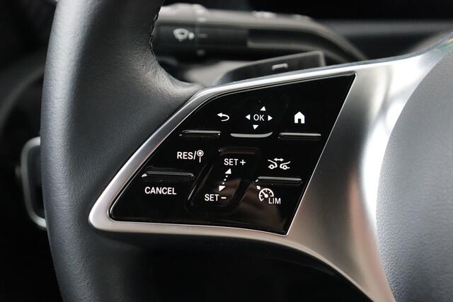 Mercedes-Benz CLA-Klasse 200 PROGRESSIVE iA DCT SEDAN PROGRESSIVE iA DCT + GPS + PDC + HALF-LEDER + ALU 18
