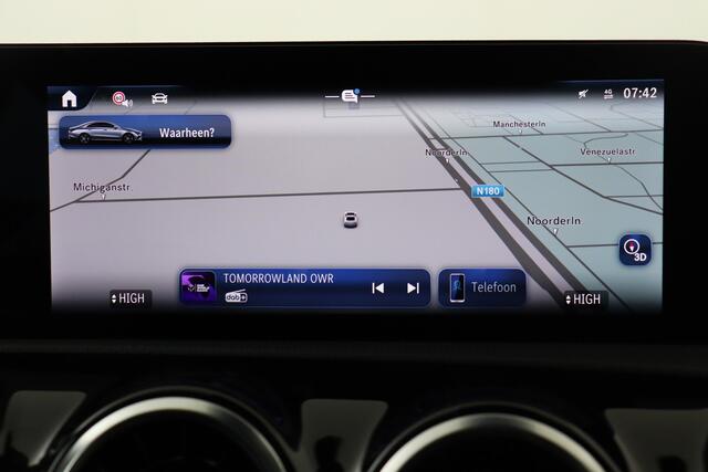 Mercedes-Benz CLA-Klasse 200 PROGRESSIVE iA DCT SEDAN PROGRESSIVE iA DCT + GPS + PDC + HALF-LEDER + ALU 18