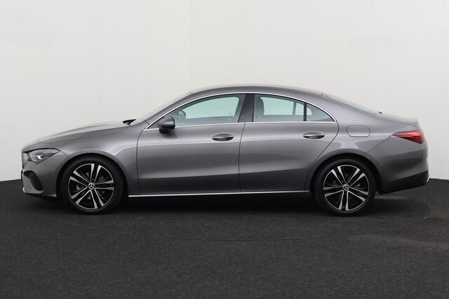 Mercedes-Benz CLA-Klasse 200 PROGRESSIVE iA DCT SEDAN PROGRESSIVE iA DCT + GPS + PDC + HALF-LEDER + ALU 18