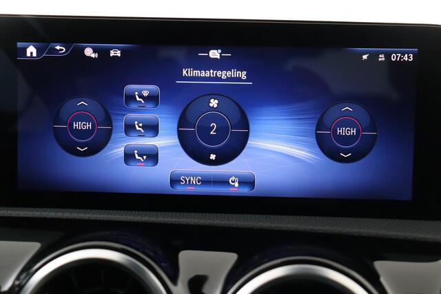 Mercedes-Benz CLA-Klasse 200 PROGRESSIVE iA DCT SEDAN PROGRESSIVE iA DCT + GPS + PDC + HALF-LEDER + ALU 18