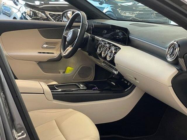 Mercedes-Benz A-Klasse 180 Luxury LederCameraLEDSensoren voor/achter