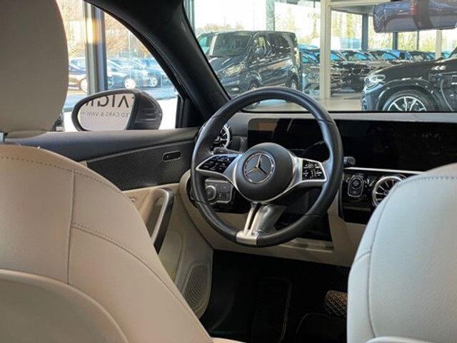 Mercedes-Benz A-Klasse 180 Luxury LederCameraLEDSensoren voor/achter