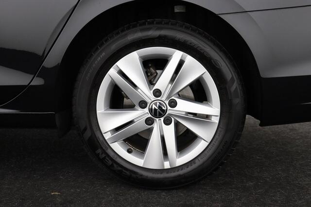 Volkswagen Golf 1.0TFSi  1.0TFSi + GPS + CARPLAY + CAMERA + PDC + CRUISE + ALU 16