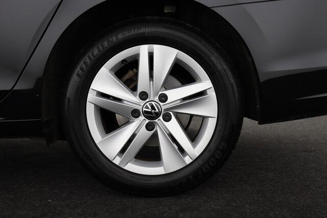 Volkswagen Golf 1.0TFSi 1.0TFSi + GPS + CARPLAY + CAMERA + PDC + CRUISE + ALU 16