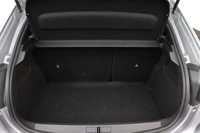 Peugeot 208 Facelift ACTIVE 1.2PT Facelift ACTIVE 1.2PT + CARPLAY + PDC + CRUISE