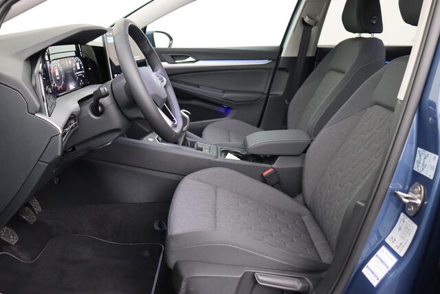 Volkswagen Golf Facelift VIII 1.5 TSI LIFE Facelift VIII 1.5 TSI LIFE + CARPLAY + PDC + ALU