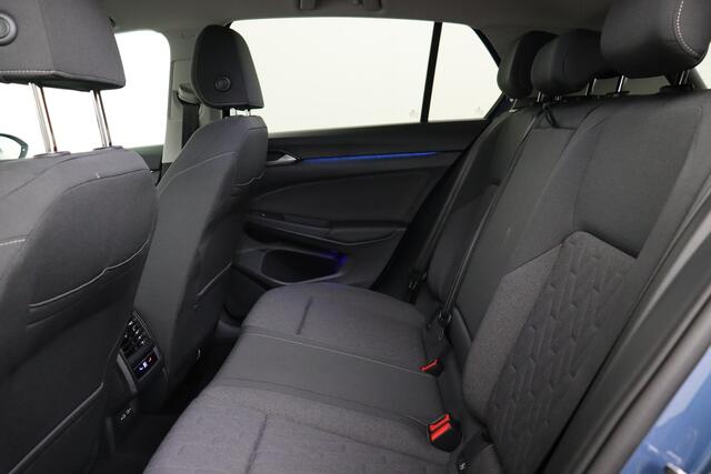 Volkswagen Golf Facelift VIII 1.5 TSI LIFE Facelift VIII 1.5 TSI LIFE + CARPLAY + PDC + ALU