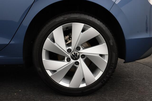 Volkswagen Golf Facelift VIII 1.5 TSI LIFE Facelift VIII 1.5 TSI LIFE + CARPLAY + PDC + ALU