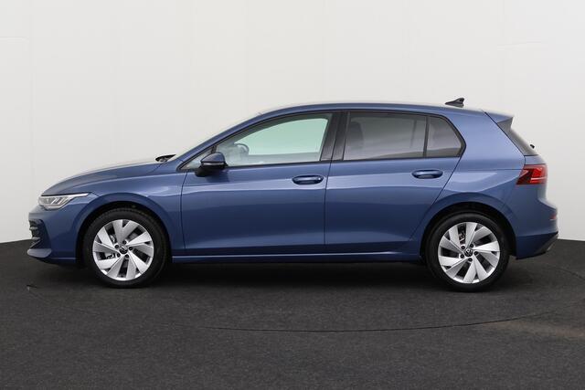Volkswagen Golf Facelift VIII 1.5 TSI LIFE Facelift VIII 1.5 TSI LIFE + CARPLAY + PDC + ALU