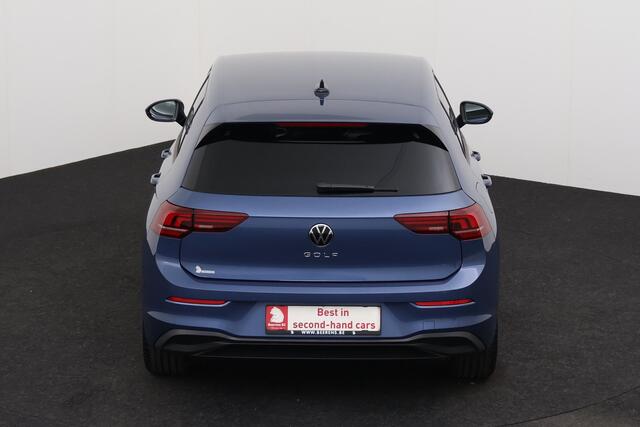 Volkswagen Golf Facelift VIII 1.5 TSI LIFE Facelift VIII 1.5 TSI LIFE + CARPLAY + PDC + ALU