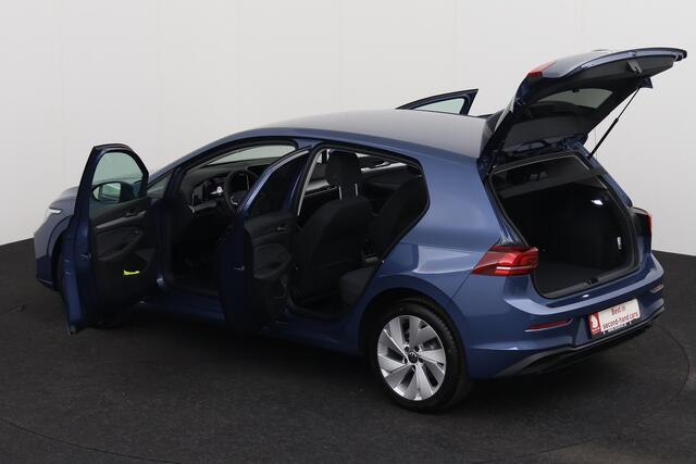 Volkswagen Golf Facelift VIII 1.5 TSI LIFE Facelift VIII 1.5 TSI LIFE + CARPLAY + PDC + ALU