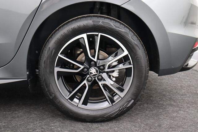 Skoda Fabia MONTE CARLO 1.0 TSI DSG MONTE CARLO 1.0 TSI DSG + CARPLAY + CAMERA + PDC + ALU 16