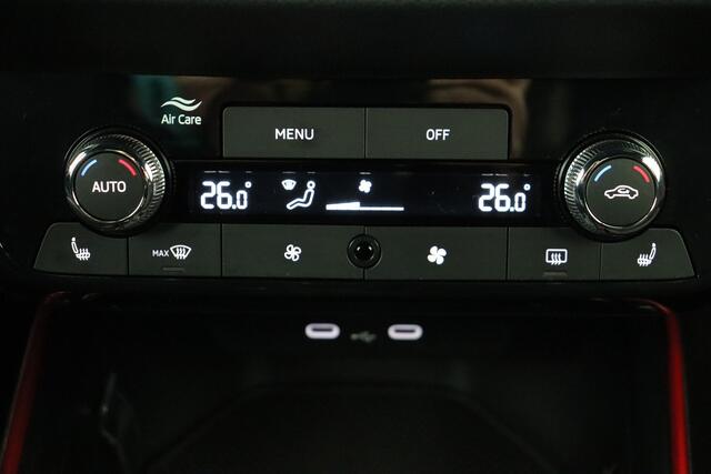Skoda Fabia MONTE CARLO 1.0 TSI DSG MONTE CARLO 1.0 TSI DSG + CARPLAY + CAMERA + PDC + ALU 16