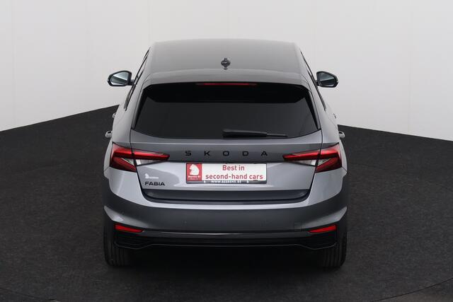Skoda Fabia MONTE CARLO 1.0 TSI DSG MONTE CARLO 1.0 TSI DSG + CARPLAY + CAMERA + PDC + ALU 16
