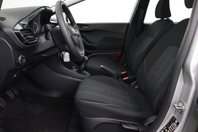Ford Fiesta 1.1i COOL & CONNECT 1.1i COOL &amp; CONNECT + GPS + PDC + CRUISE