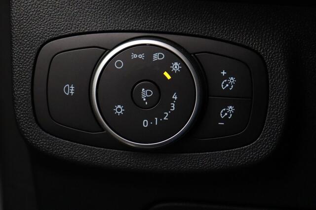 Ford Fiesta 1.1i COOL & CONNECT 1.1i COOL &amp; CONNECT + GPS + PDC + CRUISE